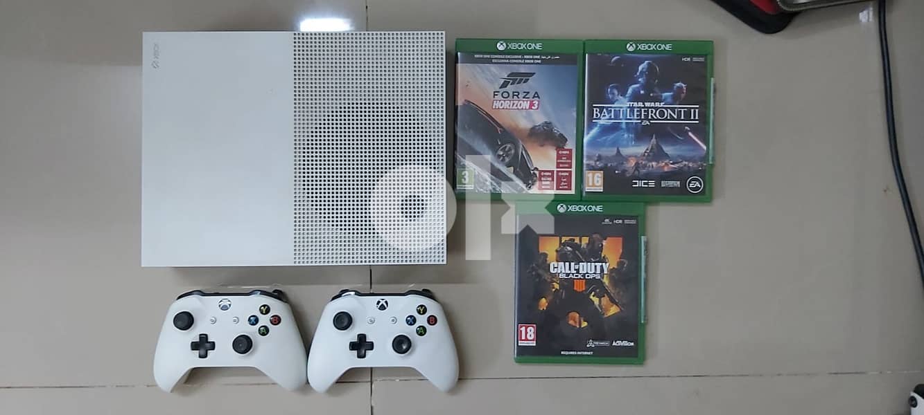 Xbox One S 500gb with 3 games and 2 controllers 0