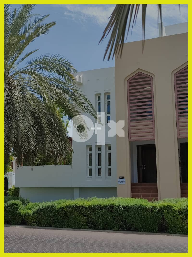 Exclusive Large 3 Bedroom Corner Townhouse / Villa For Rent in Al Mouj 1