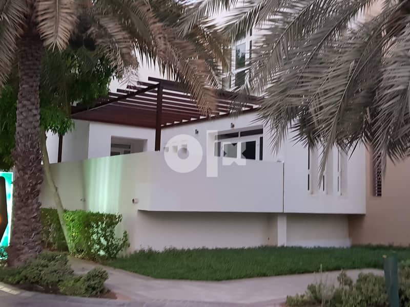 Exclusive Large 3 Bedroom Corner Townhouse / Villa For Rent in Al Mouj 10