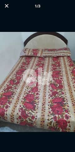 Queen  size bed good condition like new argent  sell 0
