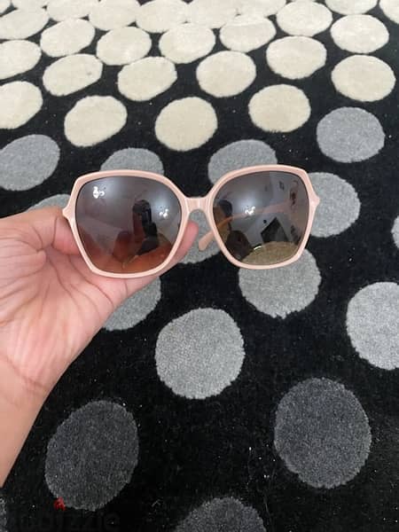 Ladies sun glasses 1