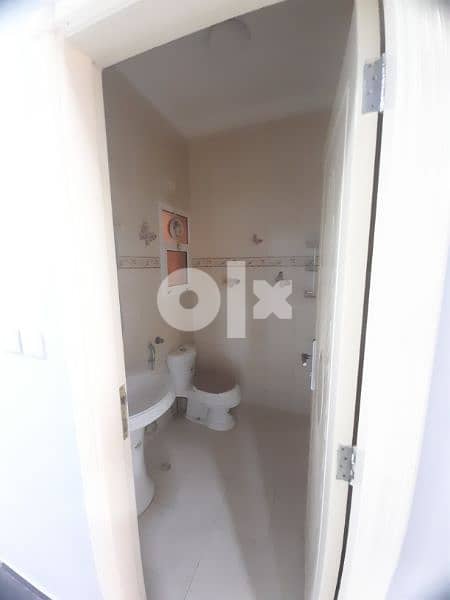 **3 bedrooms flat in Ghubrah 5 minutes to indian school** 5