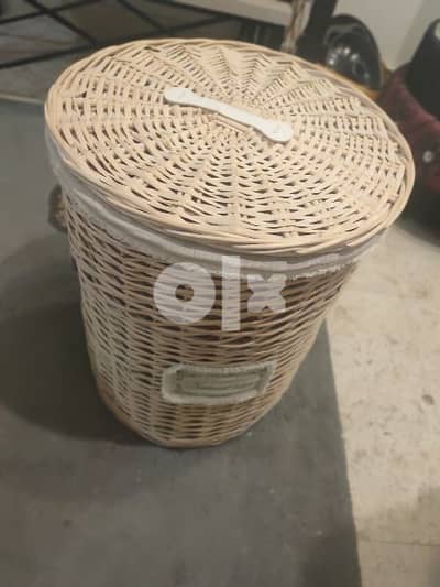 wooden Storage basket very nice com£ition