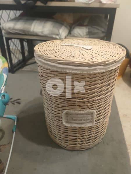 wooden Storage basket very nice com£ition 2