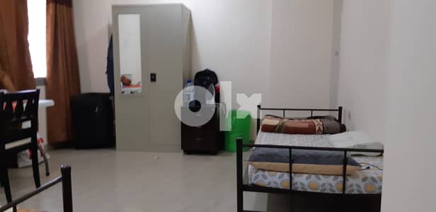 Bed Space in a Fully Furnished Room w Attached Toilet & all Facilities