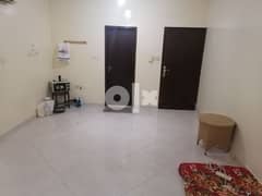 bed space available attached washroom call 94109253