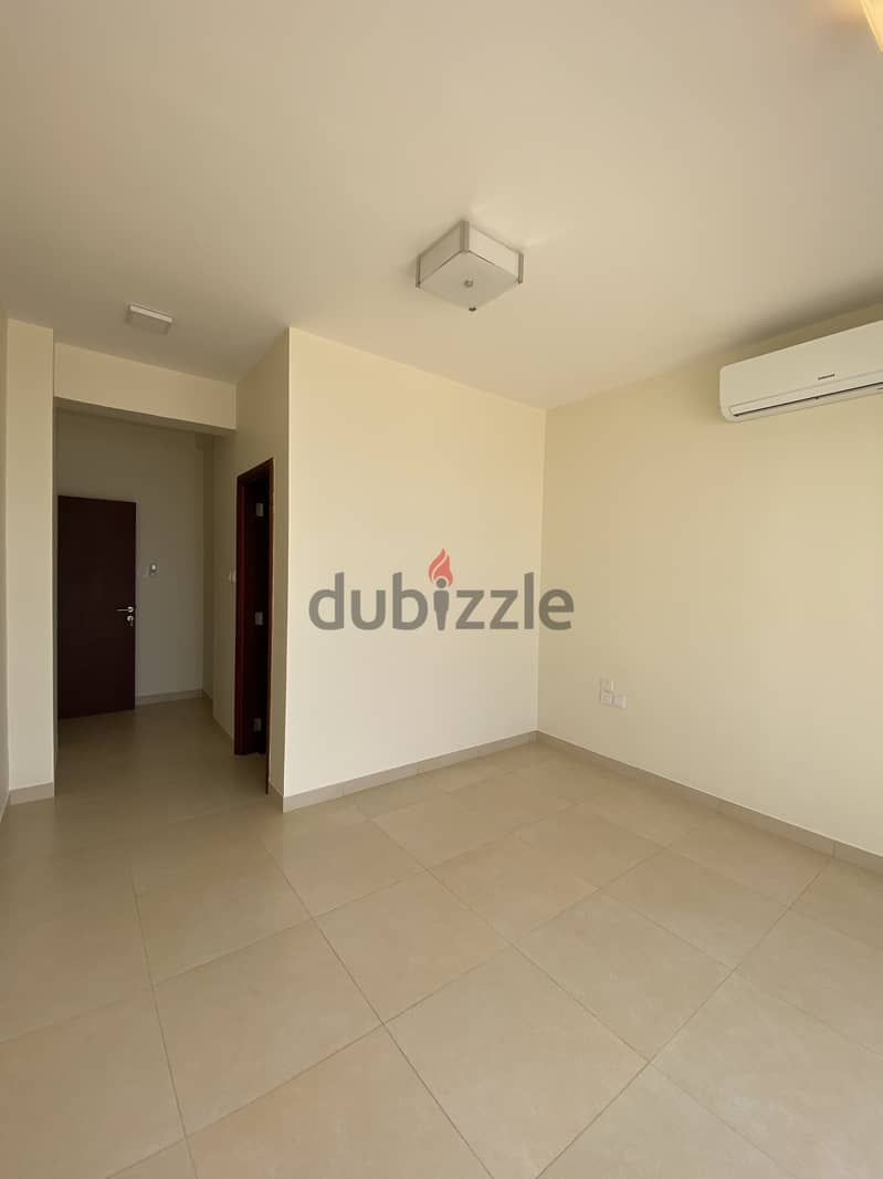 Qurum-3 bedroom apartment to Let 1