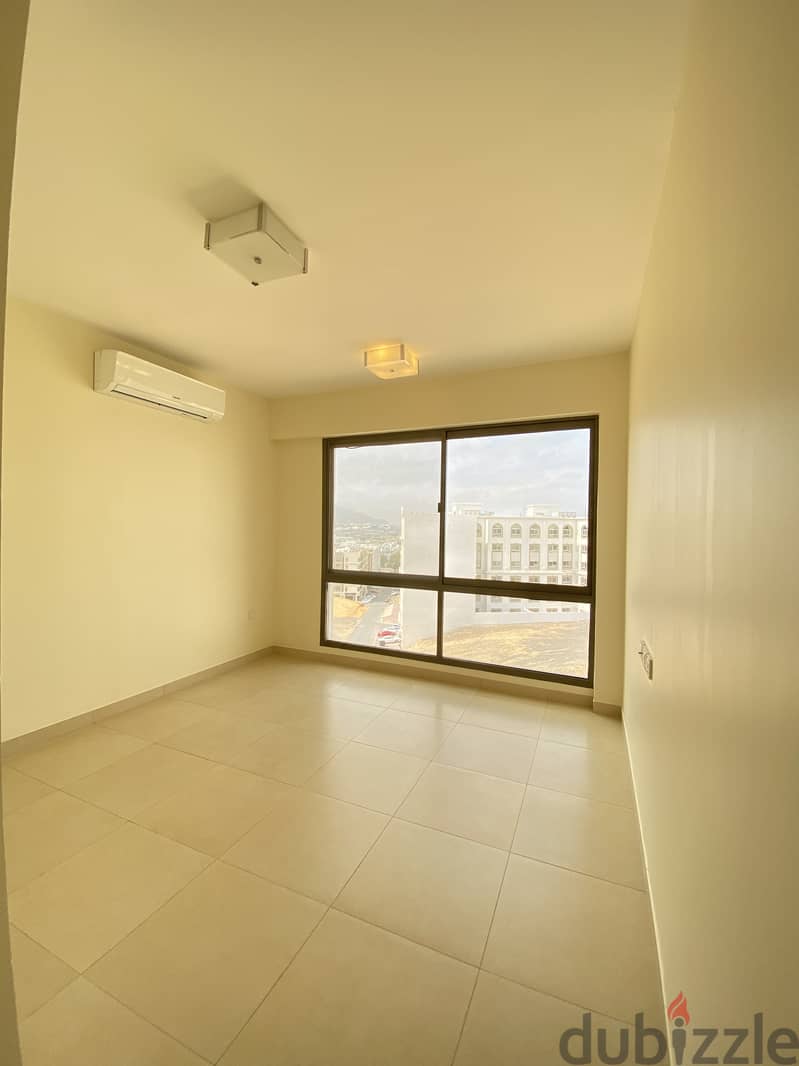 Qurum-3 bedroom apartment to Let 3