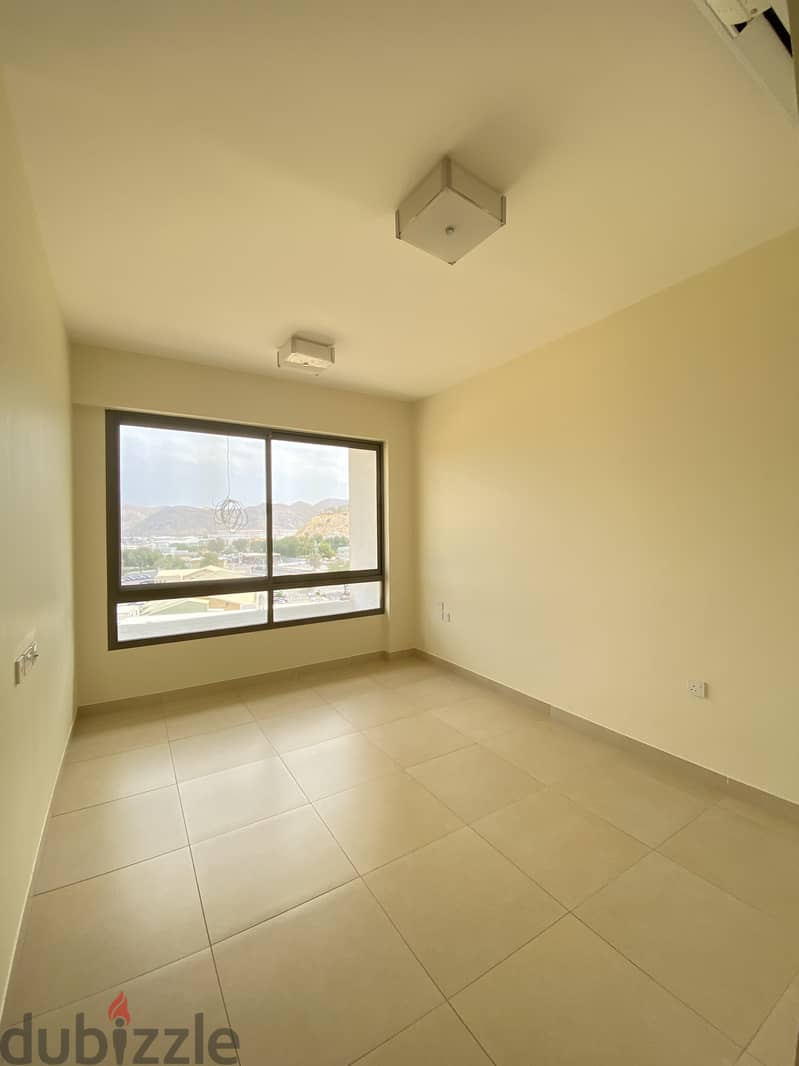 Qurum-3 bedroom apartment to Let 8