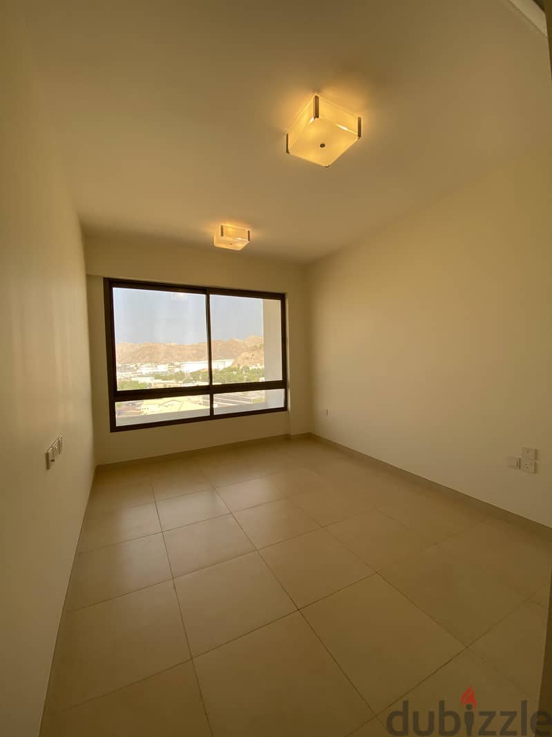 Qurum-3 bedroom apartment to Let 16