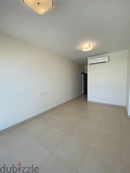 Qurum-3 bedroom apartment to Let 18