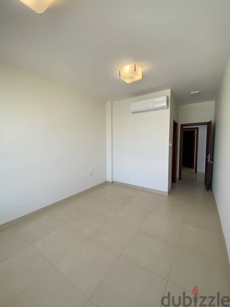 Qurum-3 bedroom apartment to Let 19