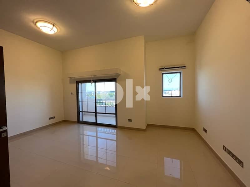 highly recommended 5+1 Bhk at madinat sultan qaboos 4