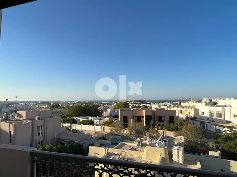 highly recommended 5+1 Bhk at madinat sultan qaboos 7