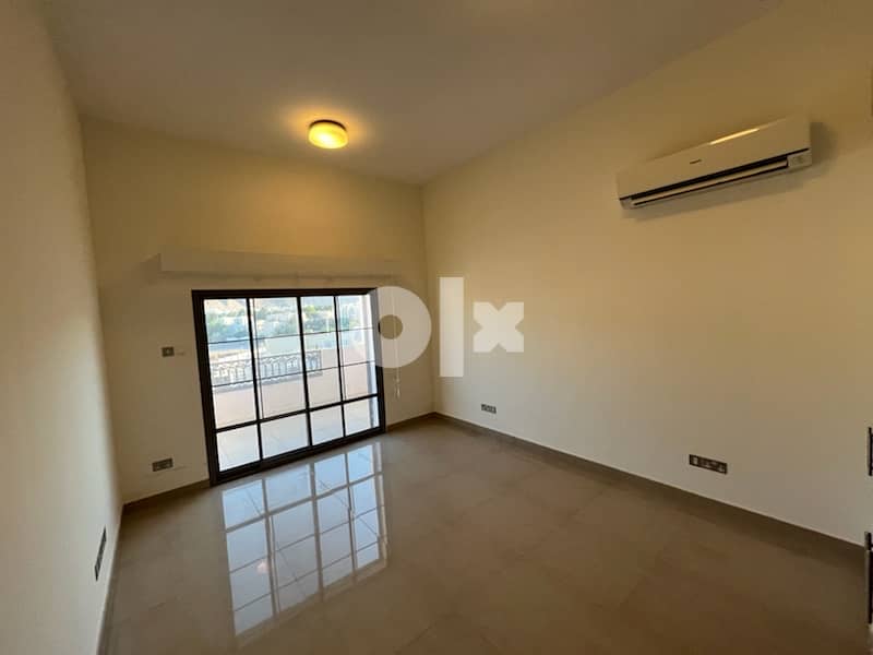 highly recommended 5+1 Bhk at madinat sultan qaboos 16