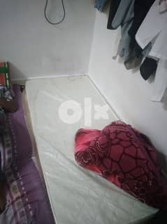 Bed space available in Ruwi only for pakistani
