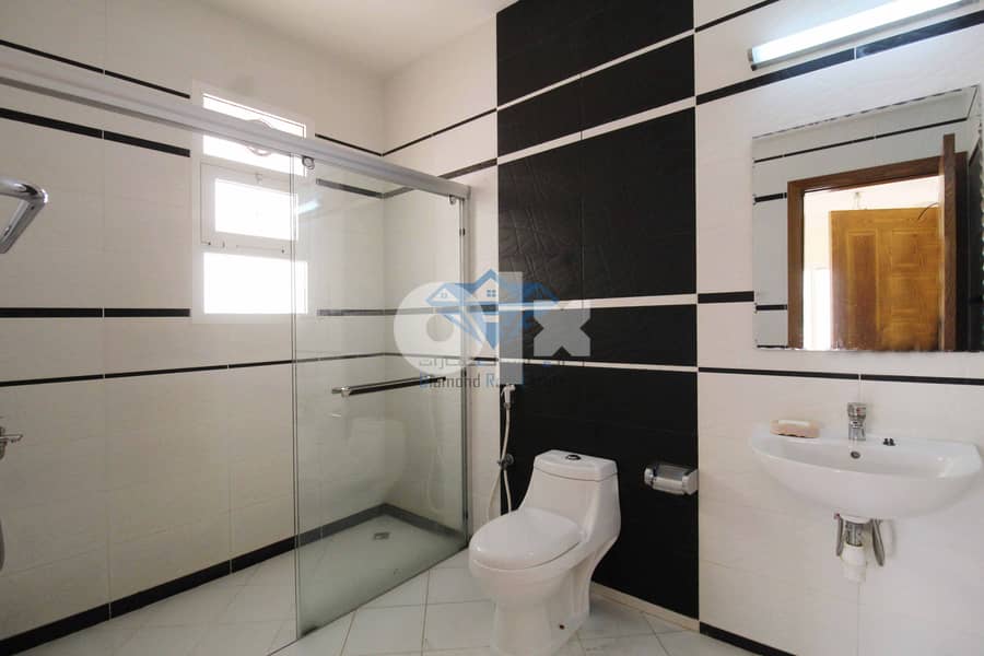 #REF867  Beautiful 4 Bedrooms Villa For Rent in North Al Hail 4