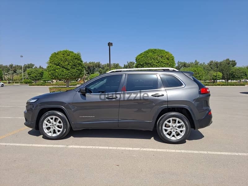 Jeep Cherokee 2015 v6 GCC motor 4X4 0