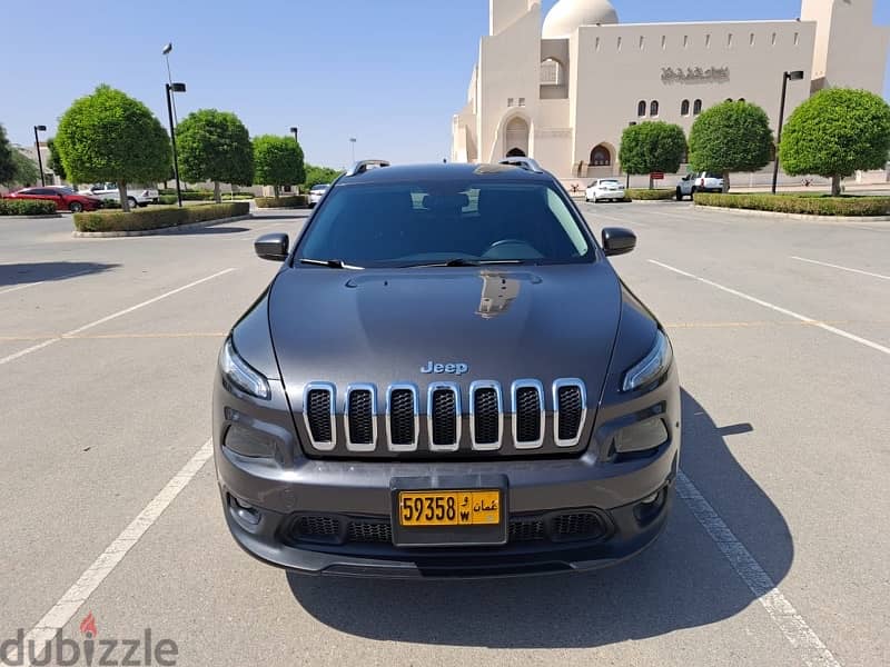 Jeep Cherokee 2015 v6 GCC motor 4X4 4