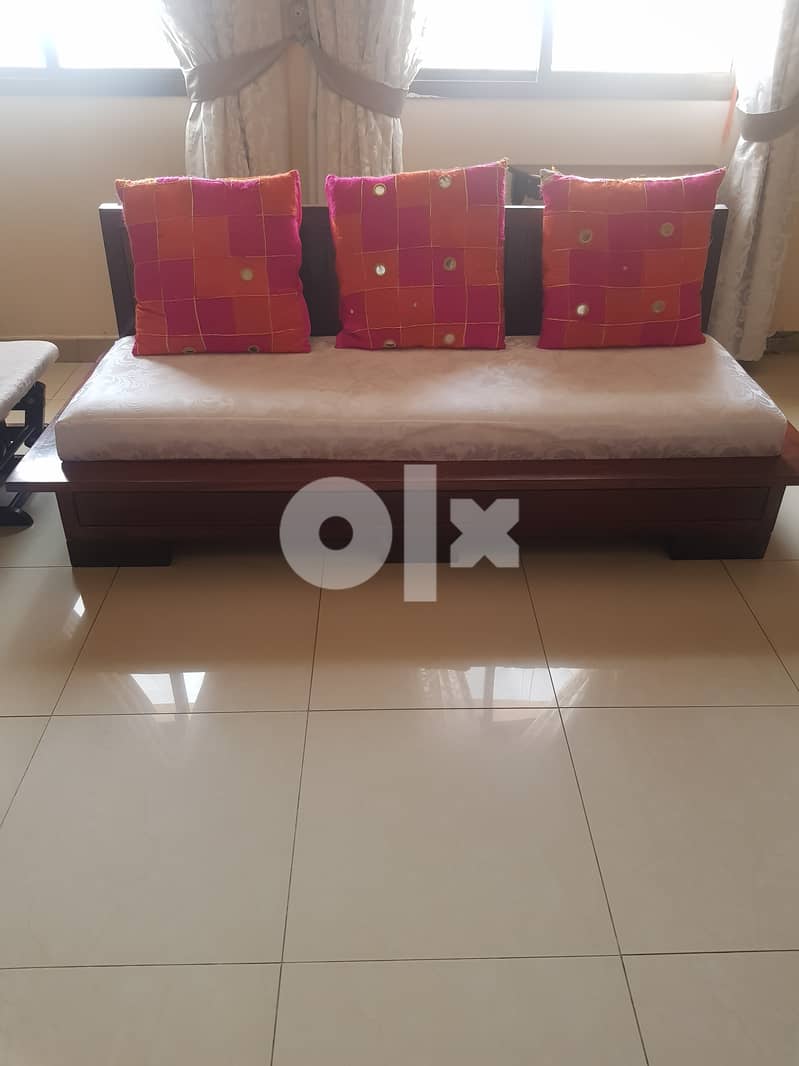 Traditional indian 7 seater sofa set. ( can take pieces individually) 1