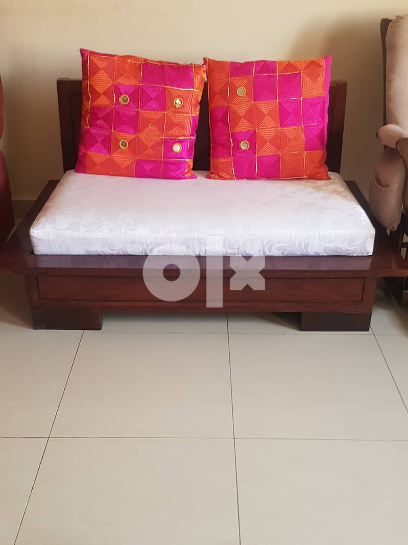 Traditional indian 7 seater sofa set. ( can take pieces individually) 3