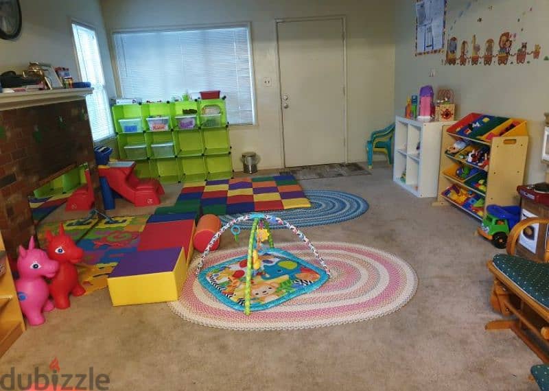 Daycare/baby sitting available in ghala. . Day care 0