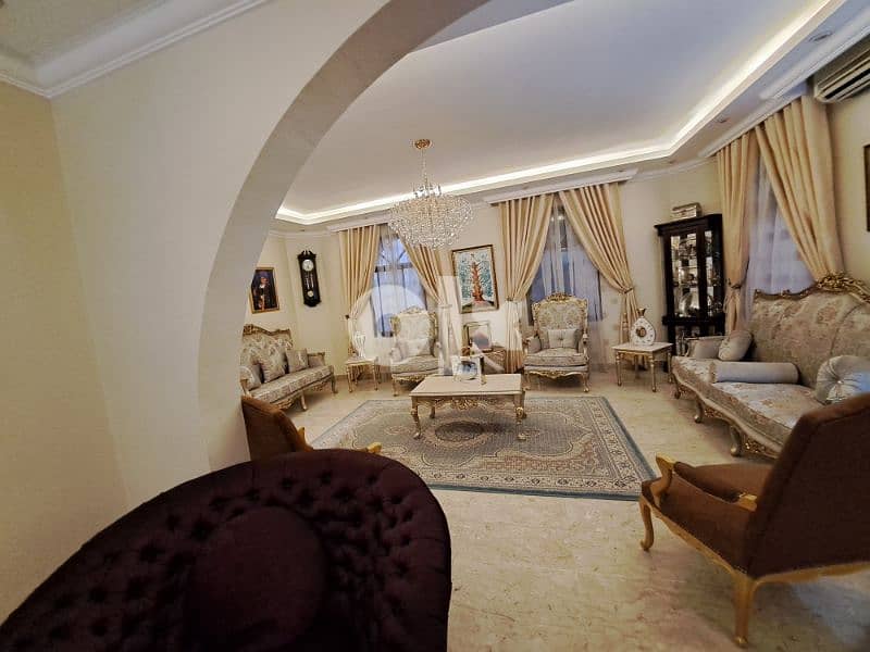 very luxurious  house in a nice location khwair 33  price reduced 5