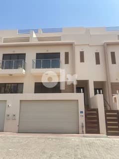 Reduced price from owner luxrry villa in muscat hills, walk to school,