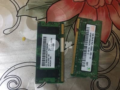 1 gb ram is for sale 2 pieces