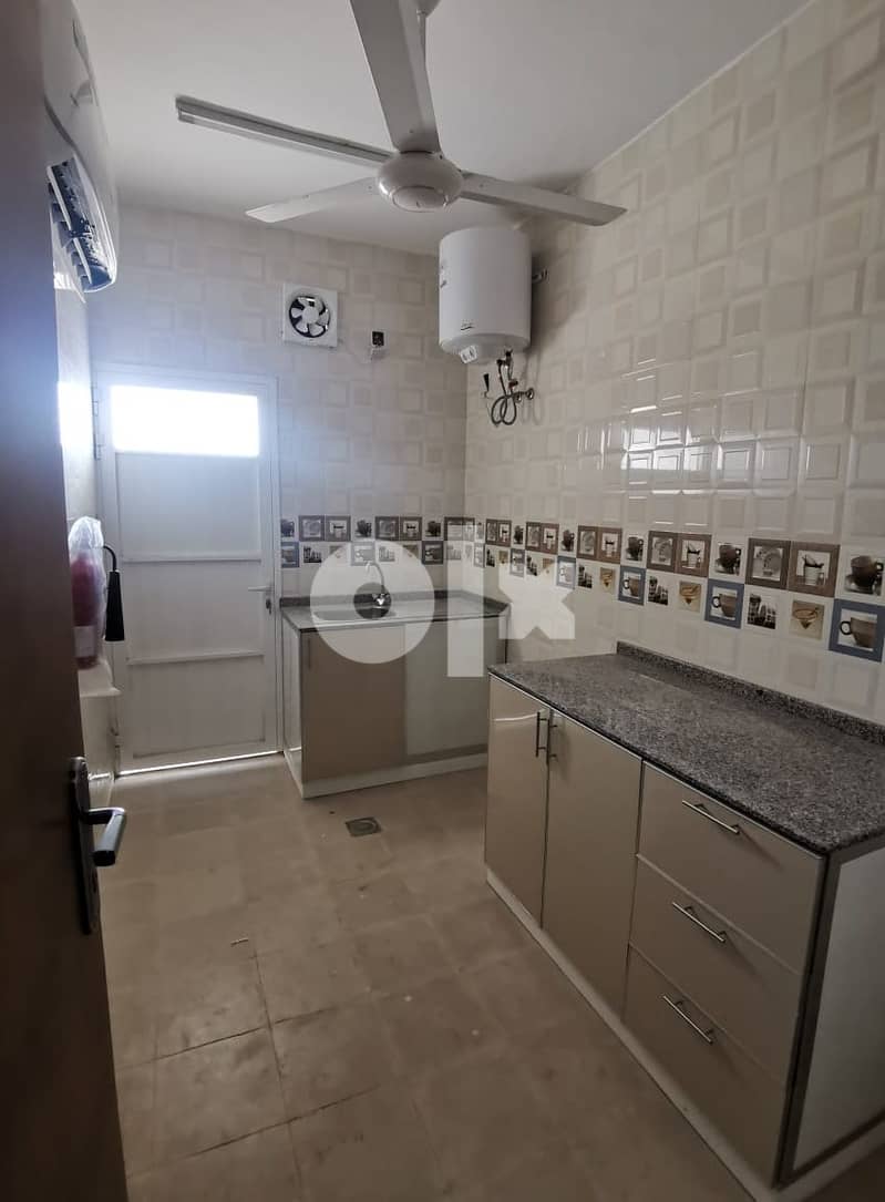 شقة للايجار في المعبيلة - Flat For rent in mabilla 4