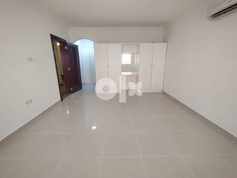 4 bedroom + maid's room villa for rent in Al Illam 9