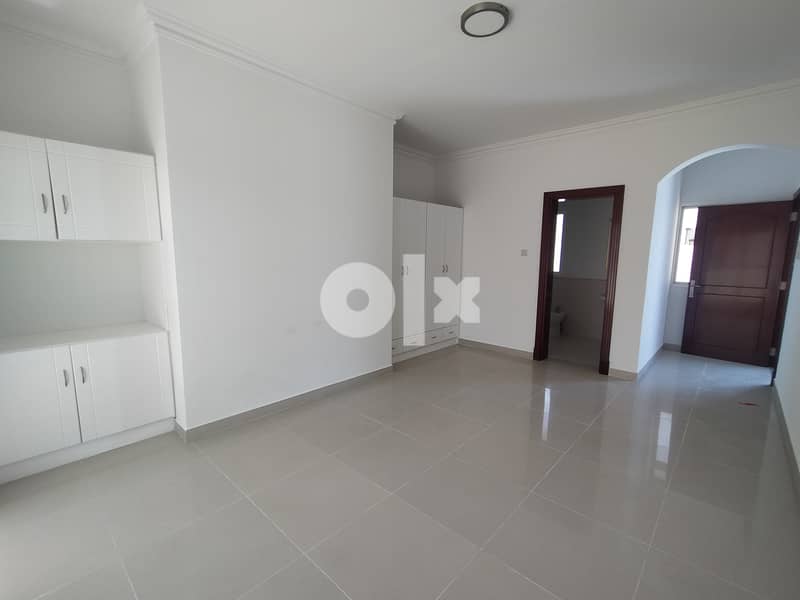 4 bedroom + maid's room villa for rent in Al Illam 16