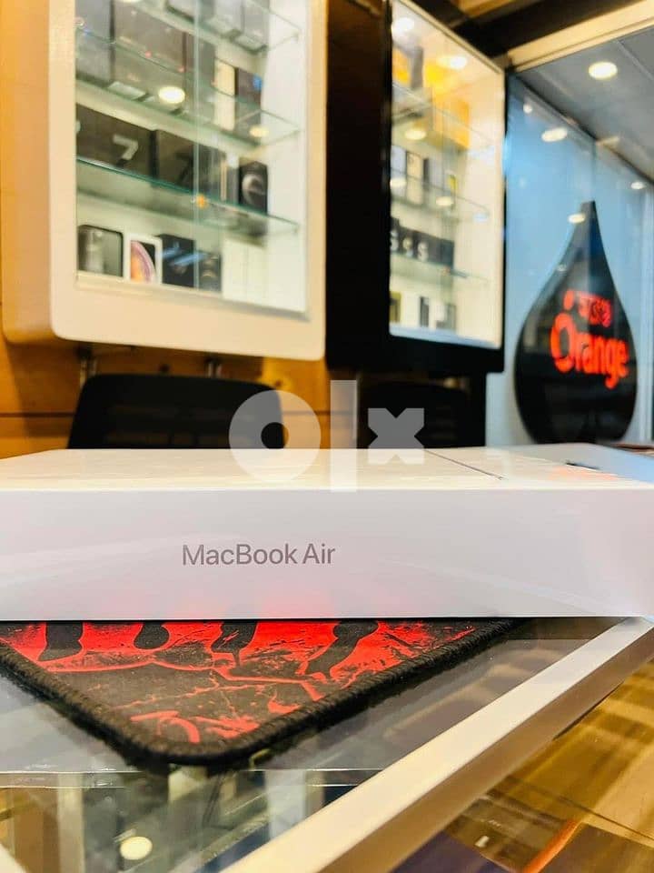 Brand New 2022 Apple MacBook Air Laptop with M2 chip: 13.6-inch 5