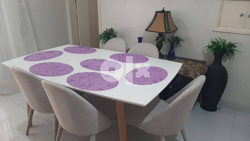 big &modern dinning table  without chairs 4