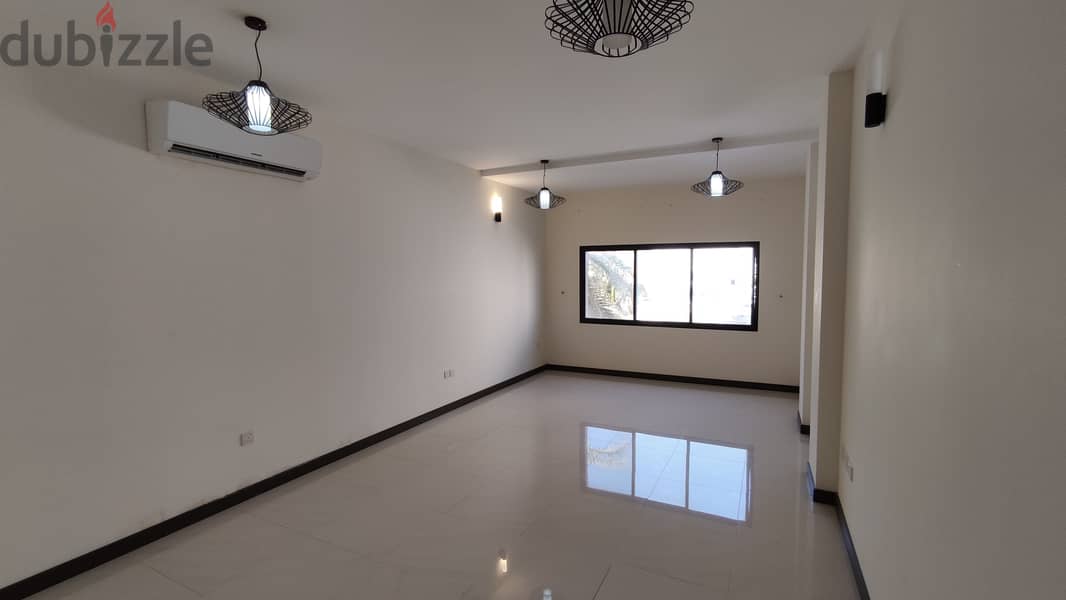 3 Bedroom Villa in a Compound in Al Hail for Rent & Sale 5