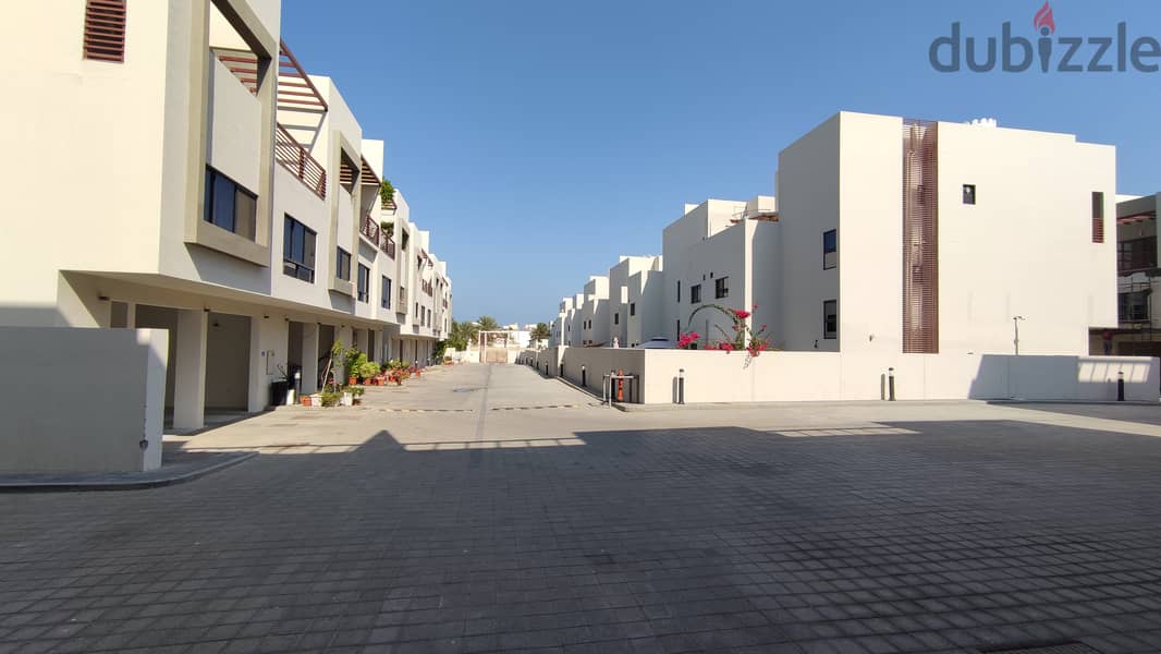 3 Bedroom Villa in a Compound in Al Hail for Rent & Sale 18