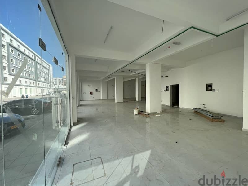 shops and flat for rent Al Khoud 7 محلات وشقق للايجار الخوض ٧ 5