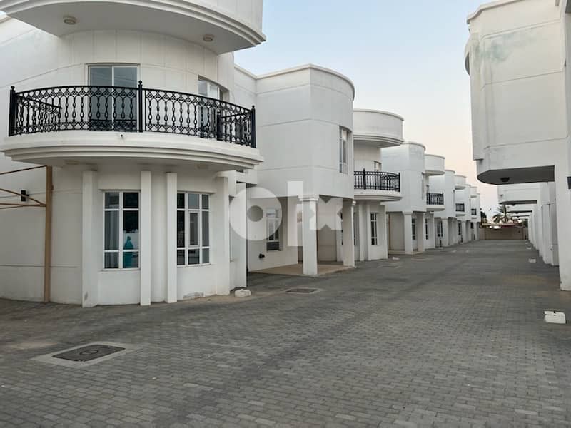 highly recommended lovely villas at shatti Qurum near embassy district 0