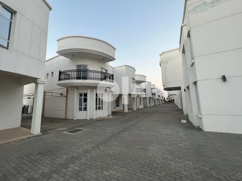 highly recommended lovely villas at shatti Qurum near embassy district 1