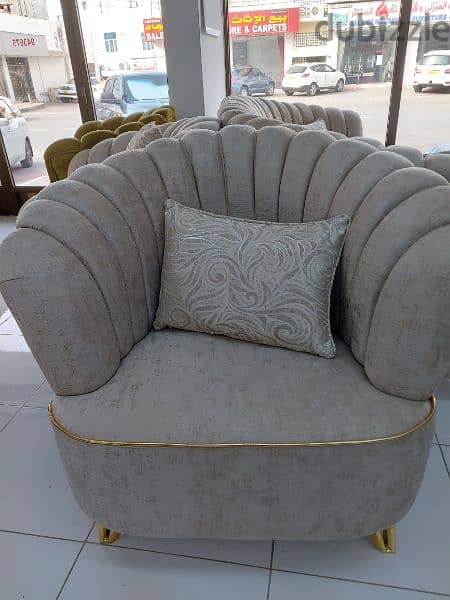 new Round sofa 8th seater  without delivery 320 rial 3
