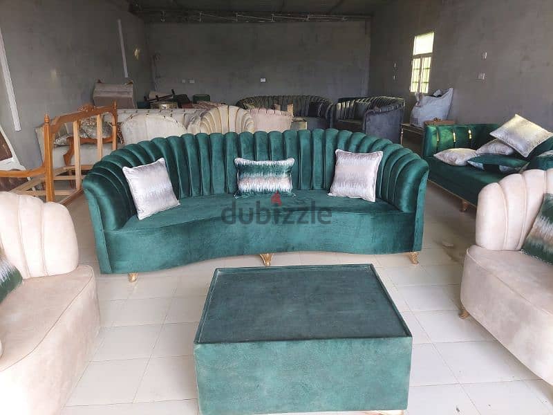 new Round sofa 8th seater  without delivery 320 rial 4