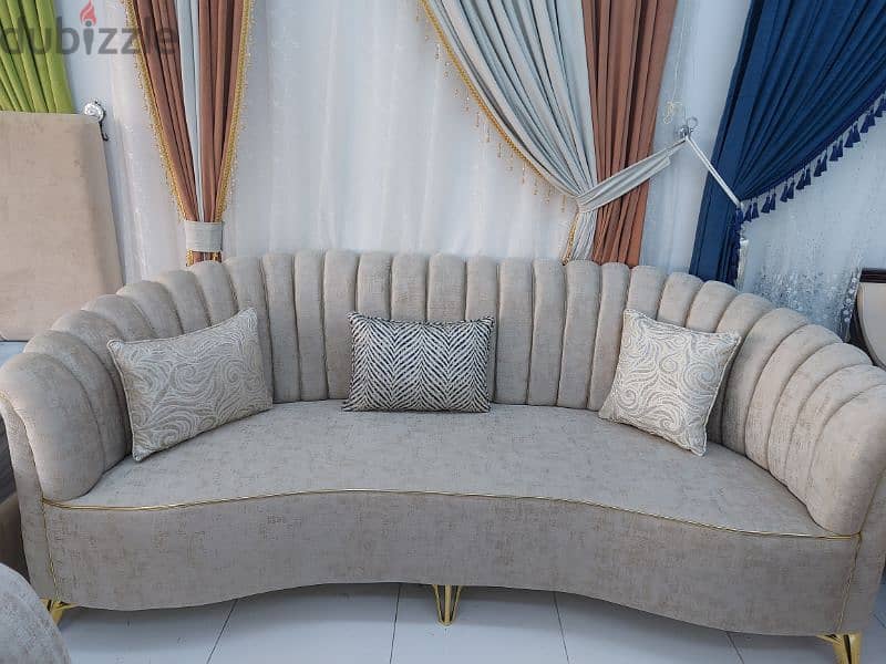 new Round sofa 8th seater  without delivery 320 rial 7