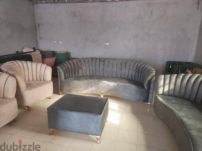 new Round sofa 8th seater  without delivery 320 rial 9
