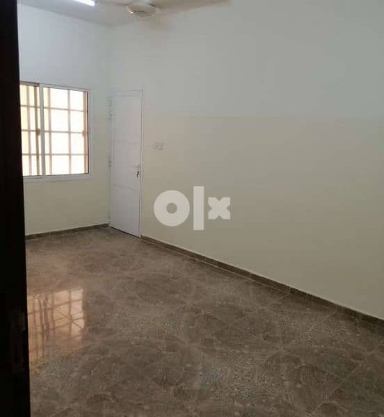 غرفة للإيجار موقع مميز وسعر مناسب Room for monthly rent prime location 0