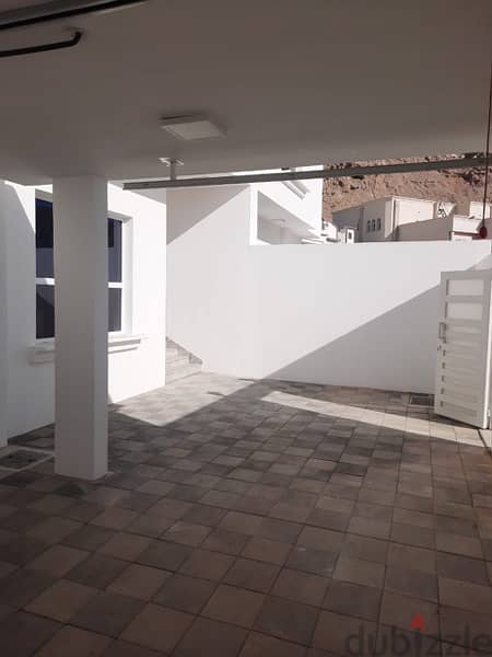 5+1 Villa in Al Mahaj Al Amirat - New 2