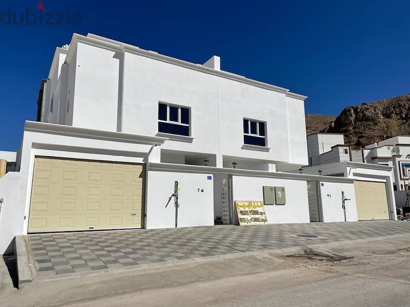 5+1 Villa in Al Mahaj Al Amirat - New 1