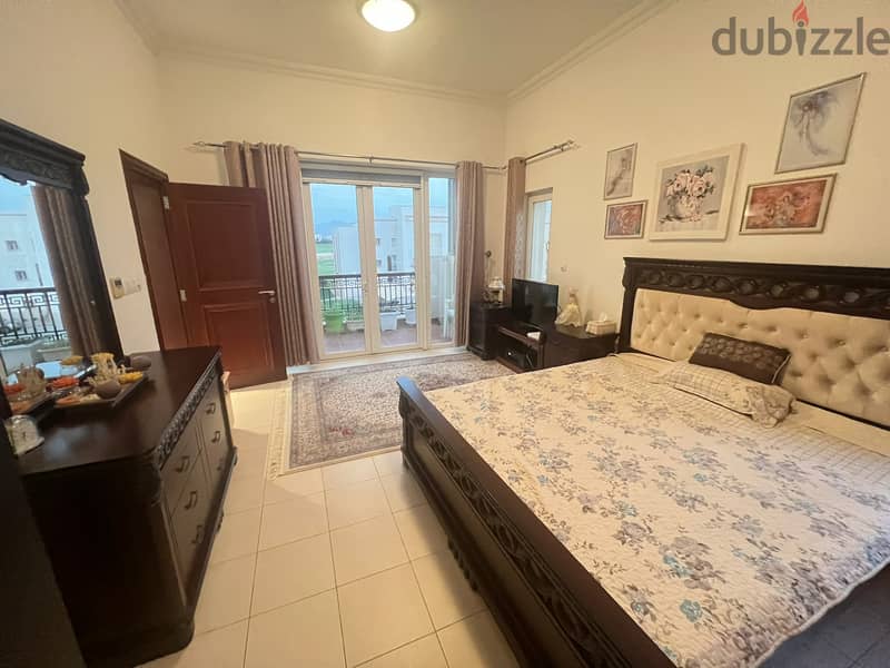 Top Floor 2 Bedrooms, Muscat Hills | شقة غرفتين للتملك الحر مسقط هيلز 2