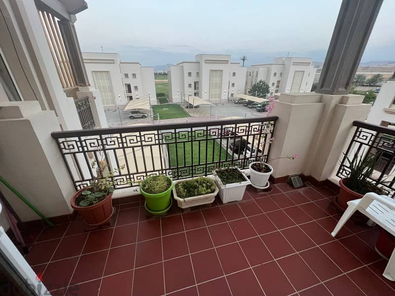 Top Floor 2 Bedrooms, Muscat Hills | شقة غرفتين للتملك الحر مسقط هيلز 13