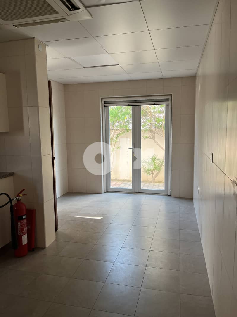 Spaciouus 5 bed family home on Muscat Hills 2