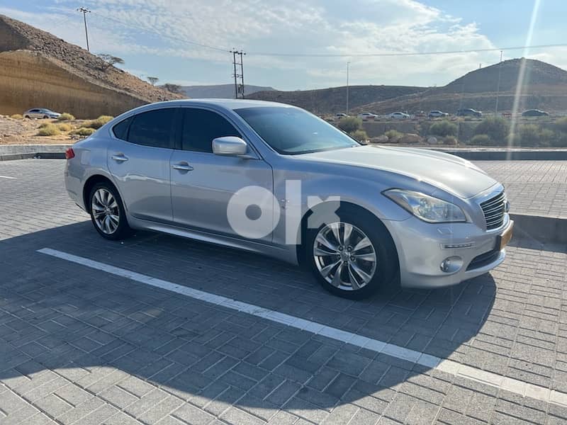 Infiniti Q70 Gulf Specs Without Accidents Low Mileage 1